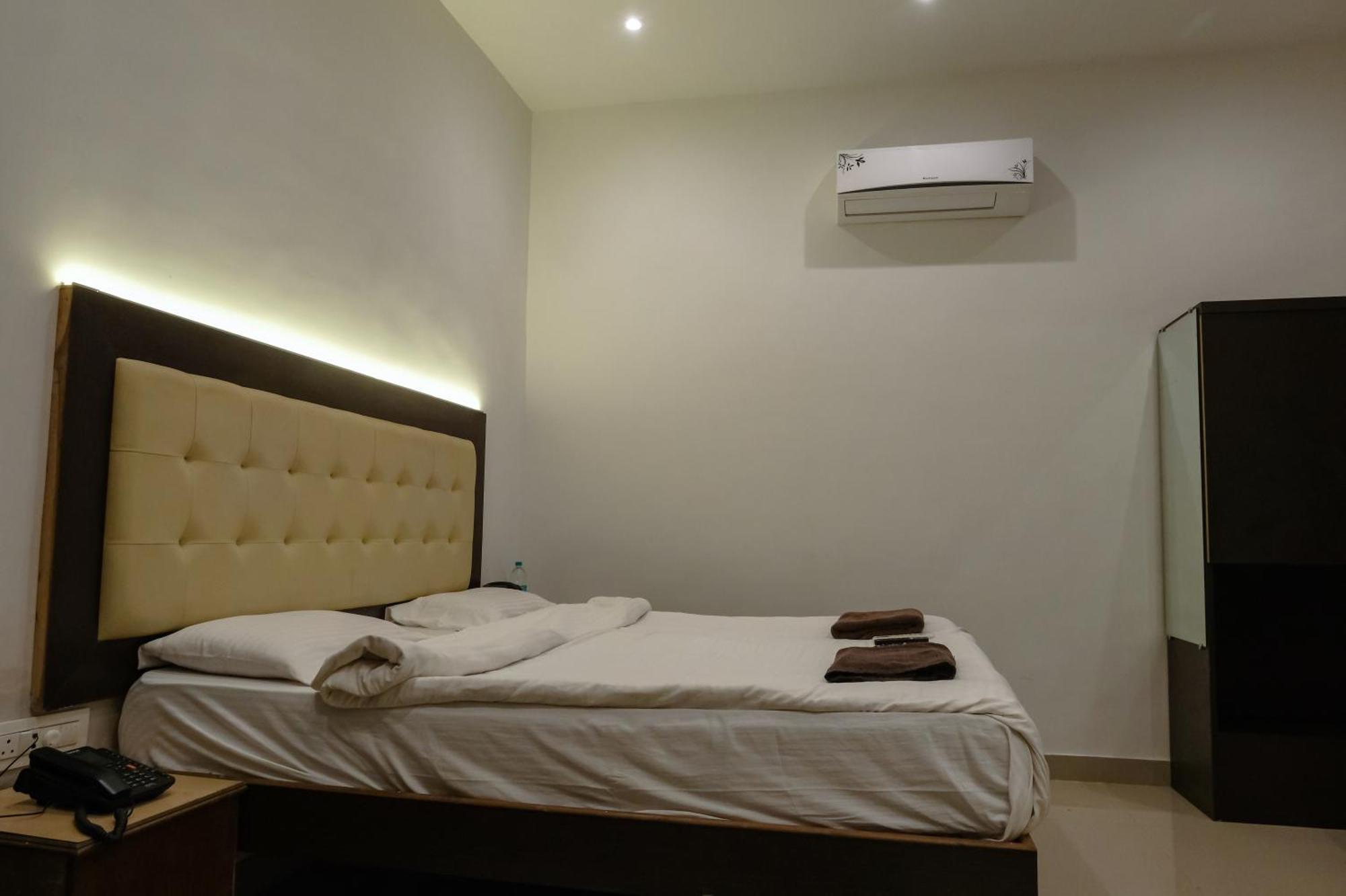 Sanidhya Beach Resort Alībāg Eksteriør bilde