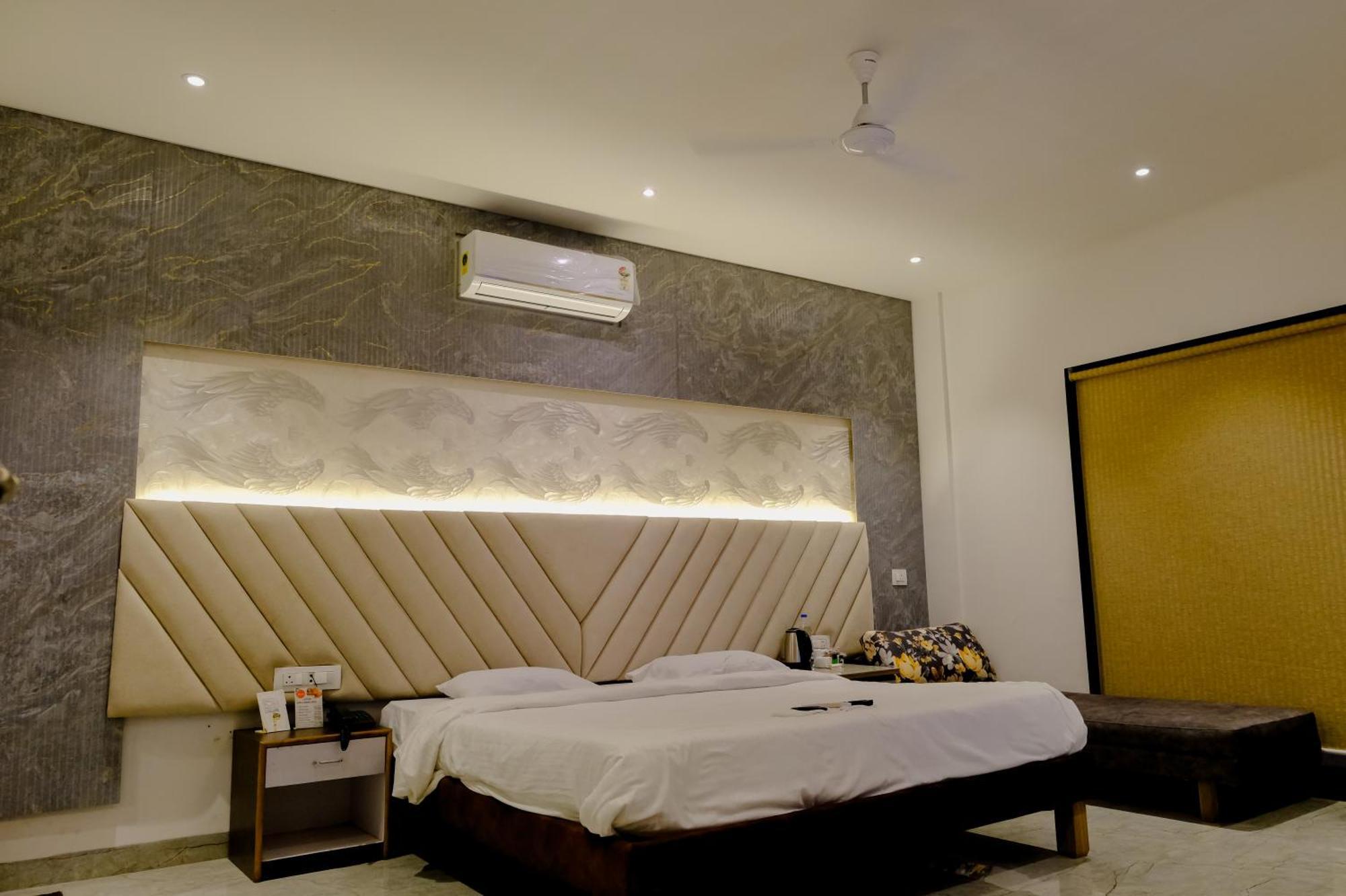 Sanidhya Beach Resort Alībāg Eksteriør bilde